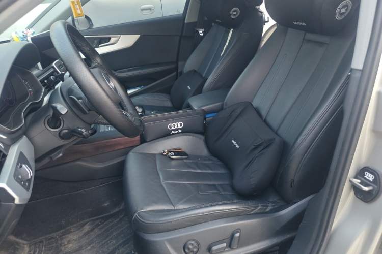 Used Audi A4L 2019 40 TFSI Fashion Edition China VI Emission Standard Left Front Seat