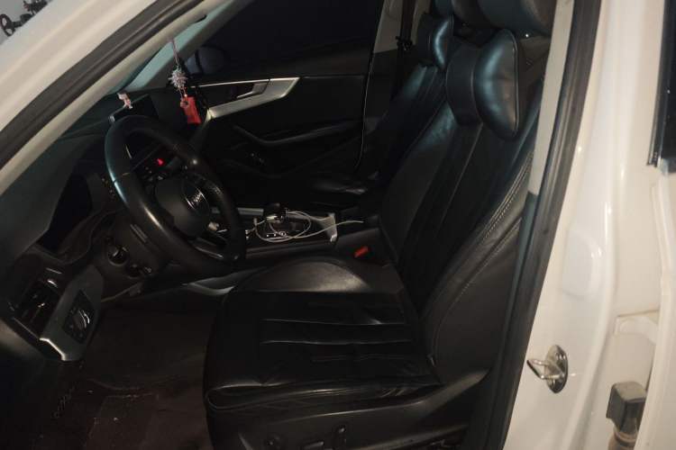 Used Audi A4L 2019 40 TFSI Fashion Edition China VI Emission Standard Left Front Seat