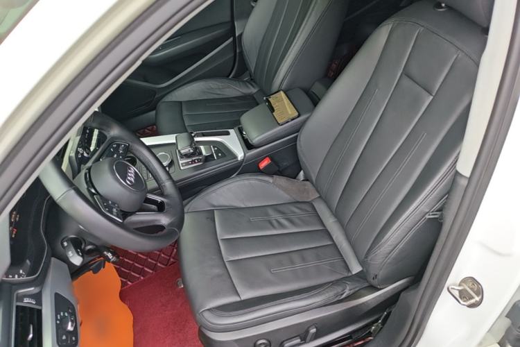 Used Audi A4L 2019 40 TFSI Fashion Edition China VI Emission Standard Left Front Seat
