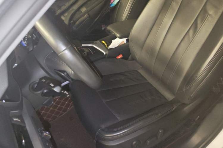 Used Audi A4L 2019 40 TFSI Fashion Edition China VI Emission Standard Left Front Seat