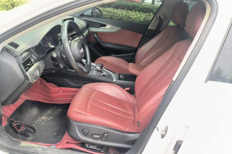 Used Audi A4L 2019 40 TFSI Ambition China VI Left Front Seat