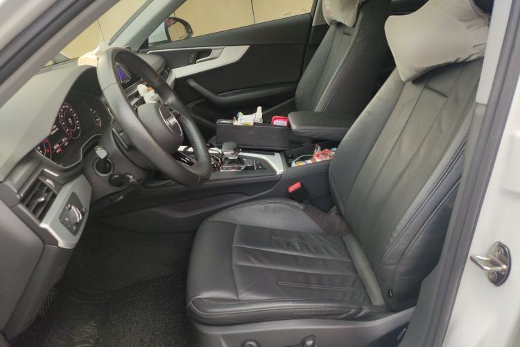 Used Audi A4L 2019 40 TFSI Fashion Edition China VI Emission Standard Left Front Seat
