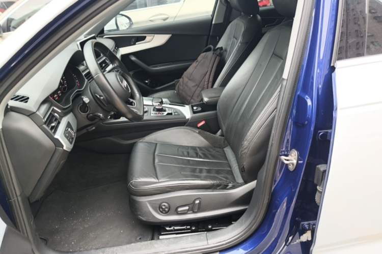 Used Audi A4L 2019 40 TFSI Fashion Edition China VI Emission Standard Left Front Seat