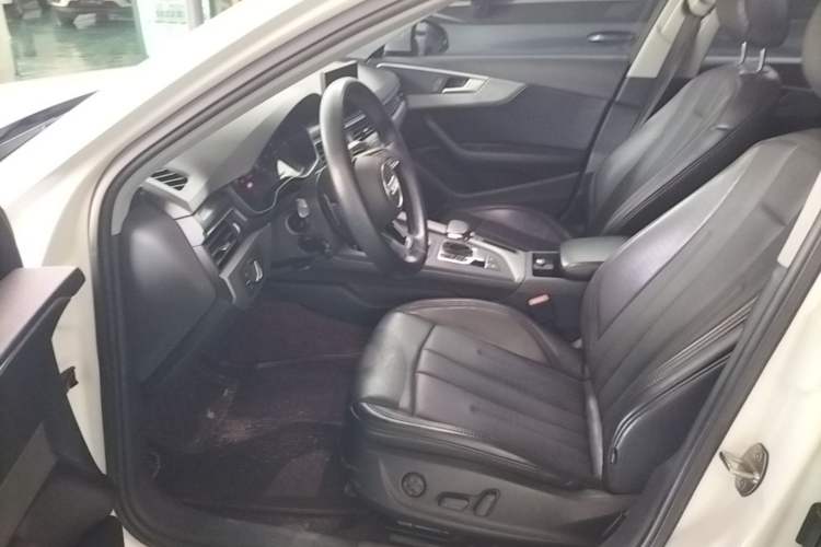 Used Audi A4L 2019 40 TFSI Ambition China VI Left Front Seat
