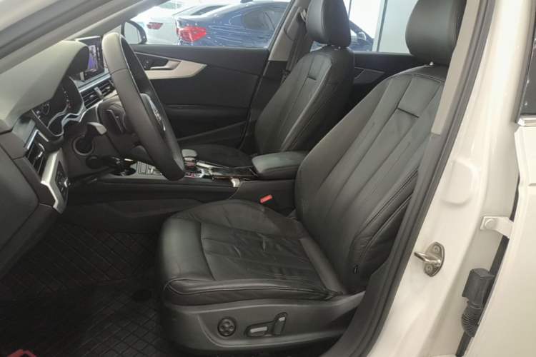 Used Audi A4L 2019 40 TFSI Fashion Edition China VI Emission Standard Left Front Seat