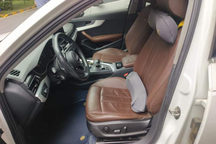 Used Audi A4L 2019 40 TFSI Fashion Edition China VI Emission Standard Left Front Seat