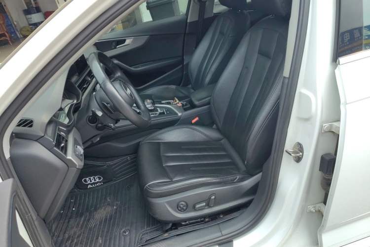 Used Audi A4L 2019 40 TFSI Ambition China VI Left Front Seat