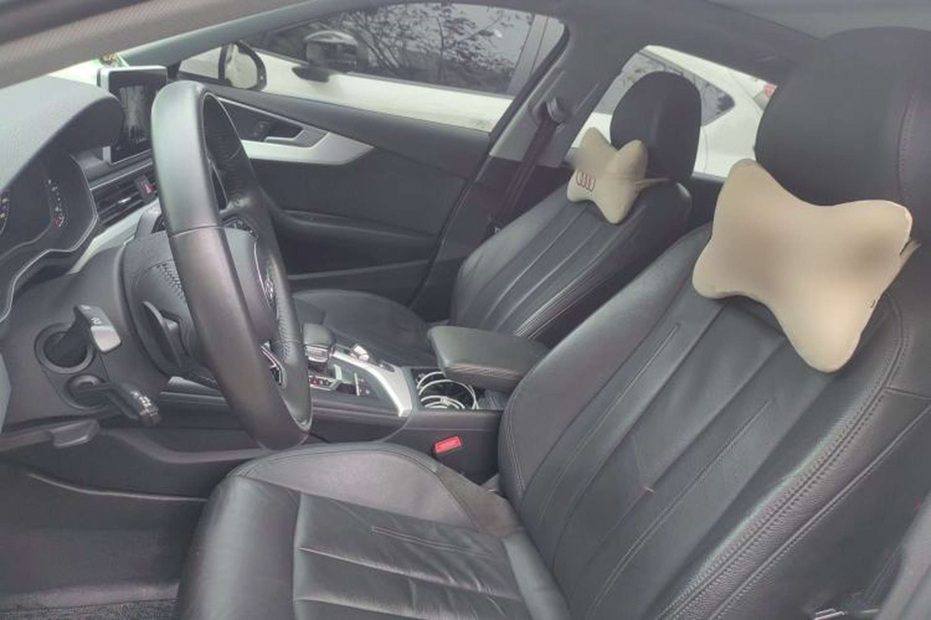 Used Audi A4L 2019 40 TFSI Fashion Edition China VI Emission Standard Left Front Seat
