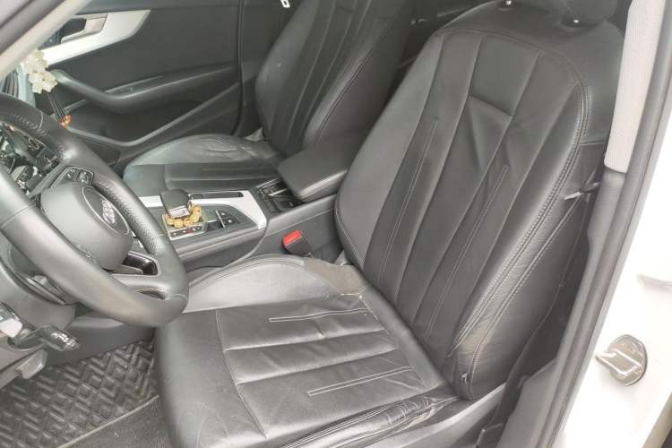 Used Audi A4L 2019 40 TFSI Fashion Edition China VI Emission Standard Left Front Seat