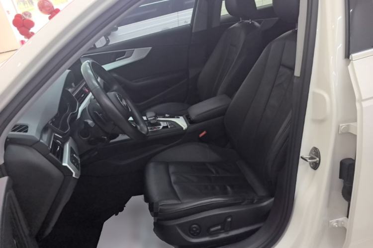 Used Audi A4L 2019 40 TFSI Fashion Edition China VI Emission Standard Left Front Seat