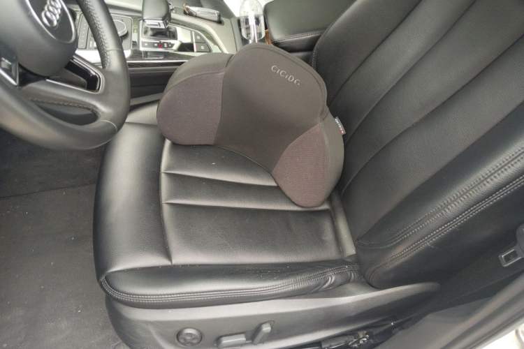 Used Audi A4L 2019 40 TFSI Ambition China VI Left Front Seat
