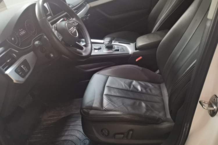 Used Audi A4L 2019 40 TFSI Fashion Edition China VI Emission Standard Left Front Seat