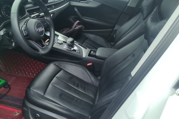 Used Audi A4L 2019 40 TFSI Ambition China VI Left Front Seat