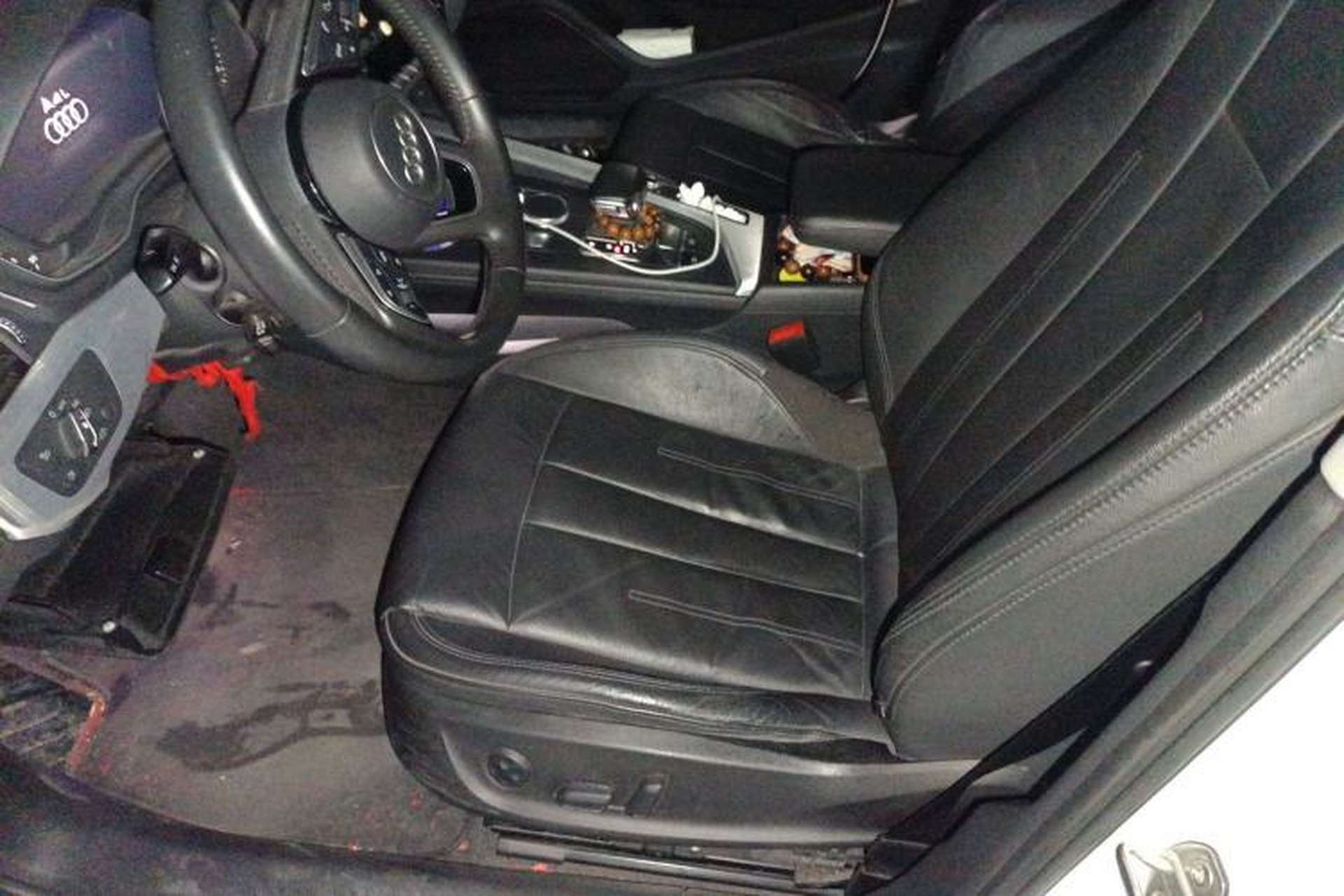 Used Audi A4L 2019 40 TFSI Fashion Edition China VI Emission Standard Left Front Seat