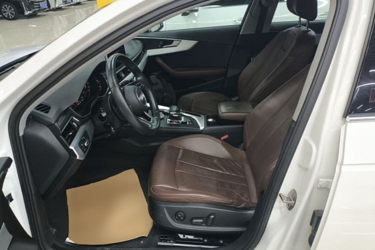 Used Audi A4L 2019 40 TFSI Fashion Edition China VI Emission Standard Left Front Seat