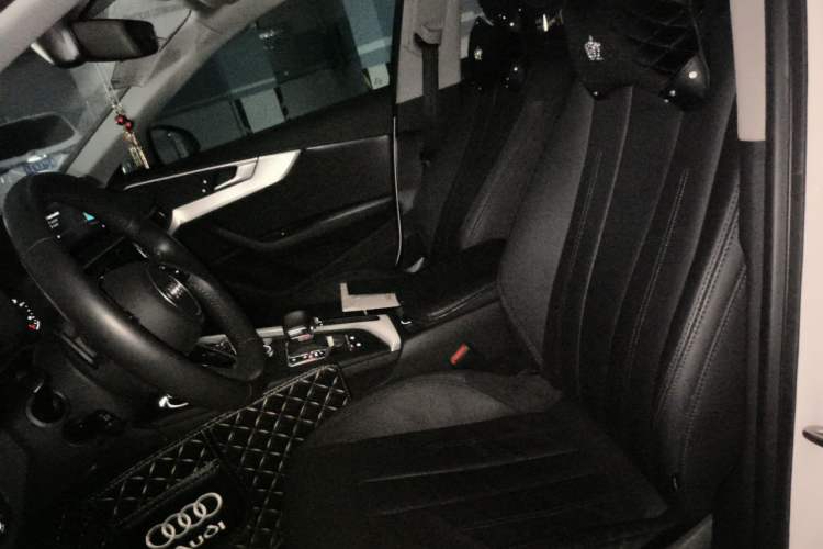 Used Audi A4L 2019 40 TFSI Fashion Edition China VI Emission Standard Left Front Seat