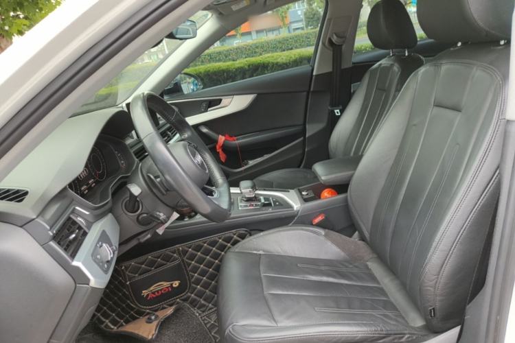 Used Audi A4L 2019 40 TFSI Fashion Edition China VI Emission Standard Left Front Seat
