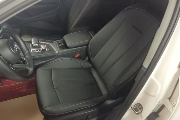 Used Audi A4L 2019 40 TFSI Ambition China VI Left Front Seat