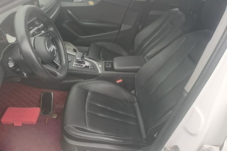 Used Audi A4L 2019 40 TFSI Ambition China VI Left Front Seat