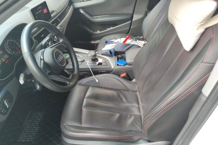 Used Audi A4L 2019 40 TFSI Ambition China VI Left Front Seat