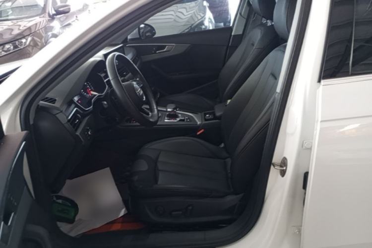 Used Audi A4L 2019 40 TFSI Ambition China VI Left Front Seat