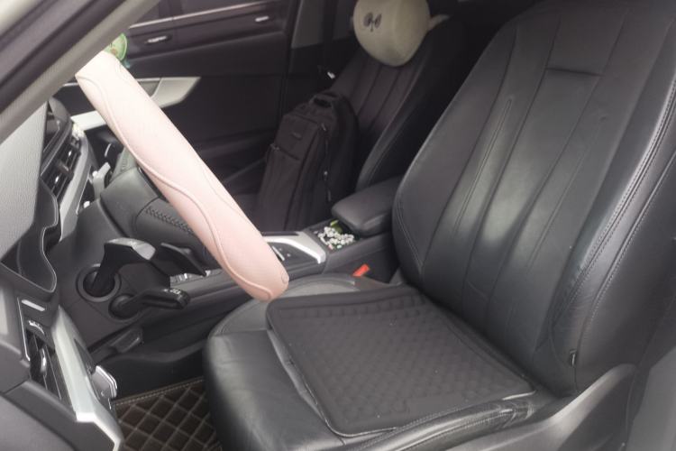 Used Audi A4L 2019 40 TFSI Fashion Edition China VI Emission Standard Left Front Seat