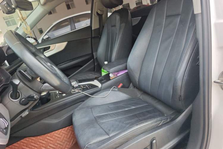 Used Audi A4L 2019 40 TFSI Fashion Edition China VI Emission Standard Left Front Seat