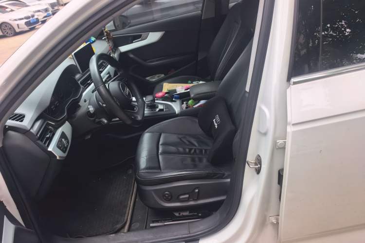 Used Audi A4L 2019 40 TFSI Fashion Edition China VI Emission Standard Left Front Seat