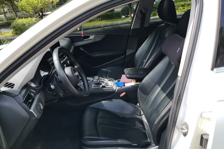 Used Audi A4L 2019 40 TFSI Ambition China VI Left Front Seat