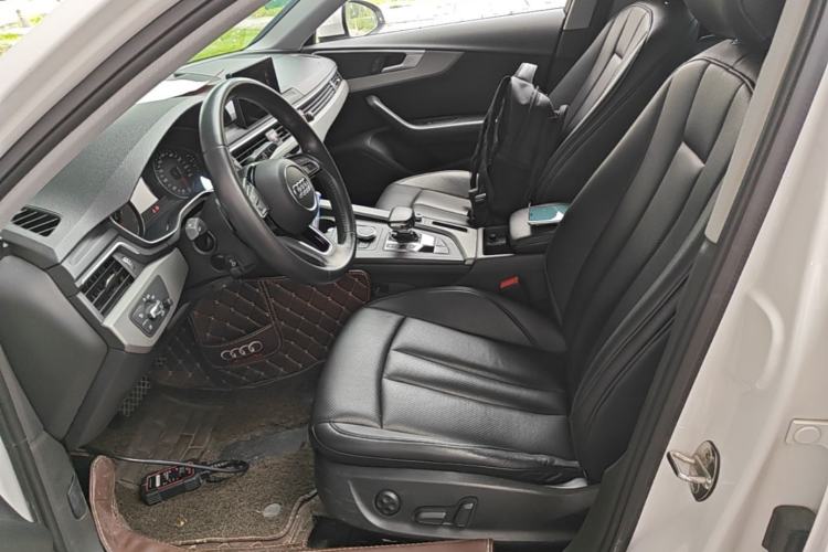 Used Audi A4L 2019 40 TFSI Ambition China VI Left Front Seat
