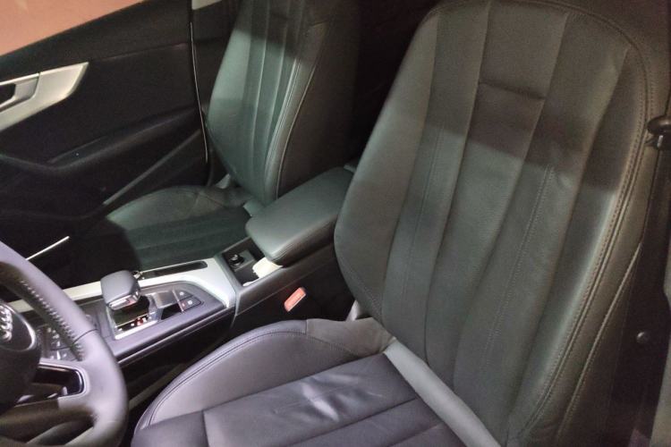 Used Audi A4L 2019 40 TFSI Fashion Edition China VI Emission Standard Left Front Seat