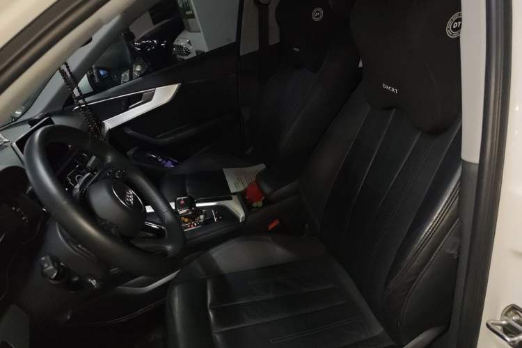 Used Audi A4L 2019 40 TFSI Fashion Edition China VI Emission Standard Left Front Seat