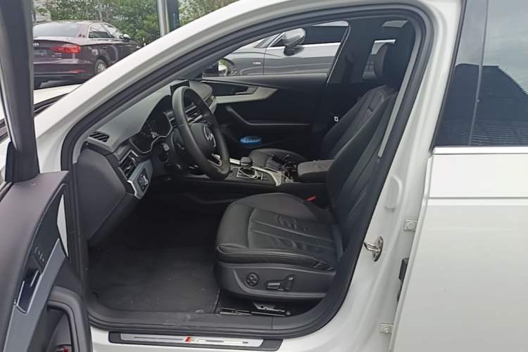 Used Audi A4L 2019 45 TFSI quattro Individual Sport Edition China VI Left Front Seat