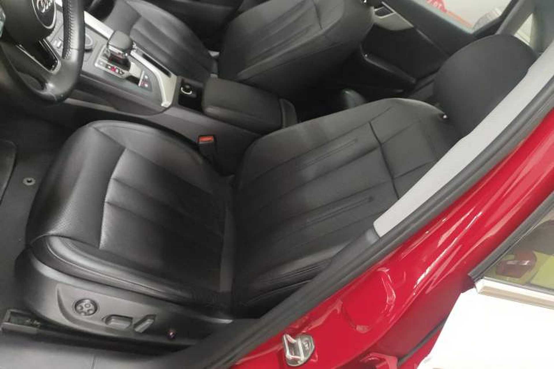 Used Audi A4L 2019 40 TFSI Fashion Edition China VI Emission Standard Left Front Seat