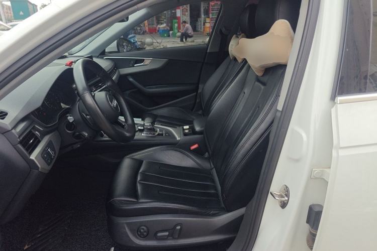 Used Audi A4L 2019 40 TFSI Ambition China VI Left Front Seat