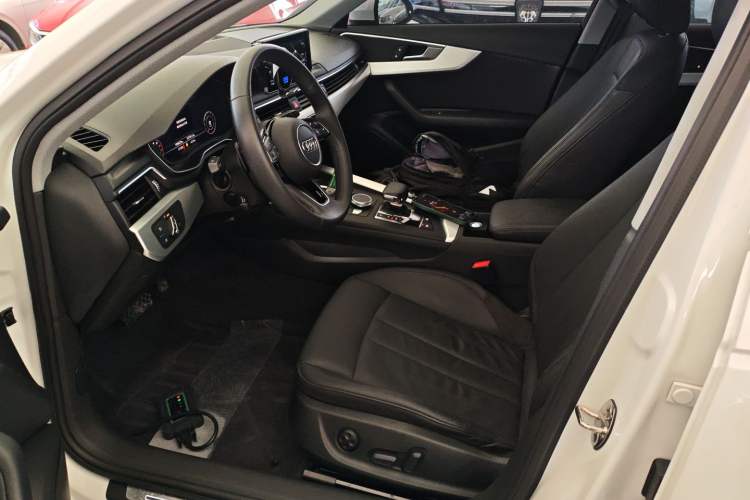 Used Audi A4L 2019 40 TFSI Fashion Version China V Left Front Seat
