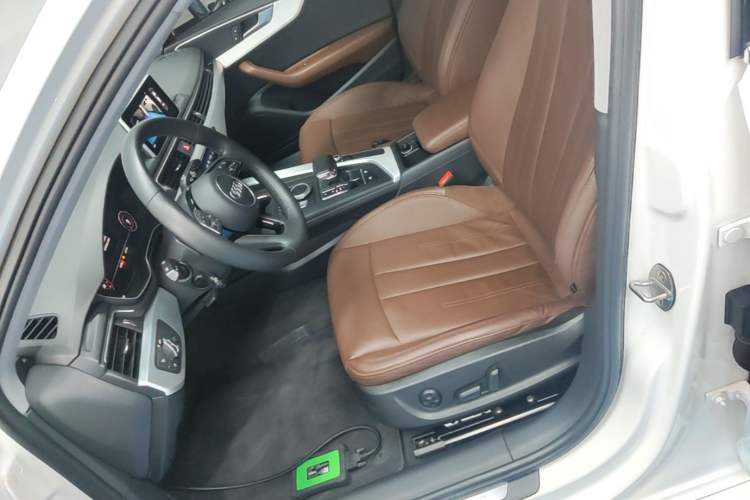 Used Audi A4L 2019 40 TFSI Fashion Edition China VI Emission Standard Left Front Seat