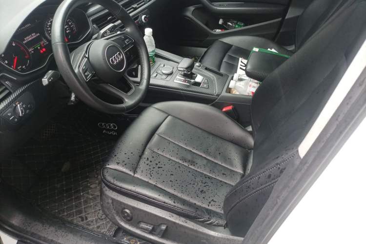 Used Audi A4L 2019 40 TFSI Ambition China VI Left Front Seat