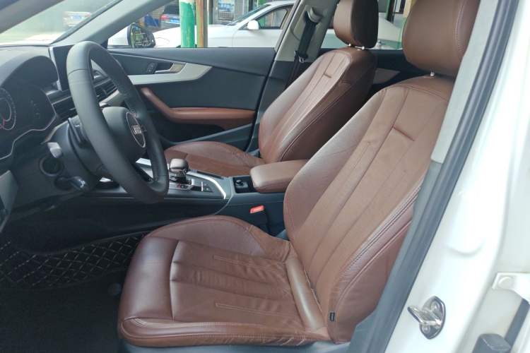 Used Audi A4L 2019 40 TFSI Fashion Edition China VI Emission Standard Left Front Seat