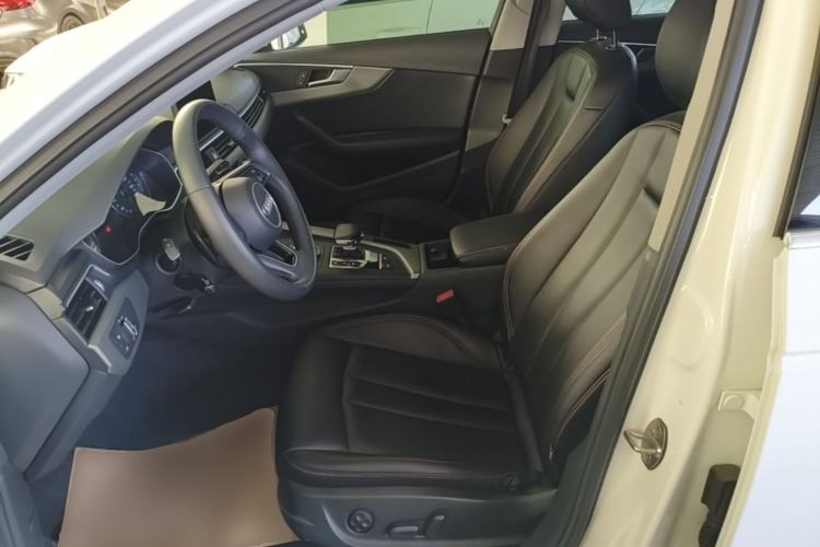 Used Audi A4L 2019 40 TFSI Ambition China VI Left Front Seat