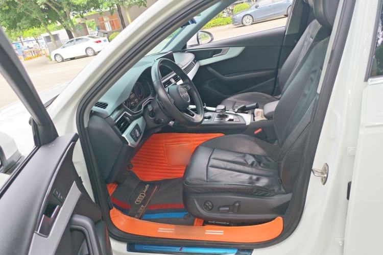 Used Audi A4L 2019 40 TFSI Fashion Edition China VI Emission Standard Left Front Seat