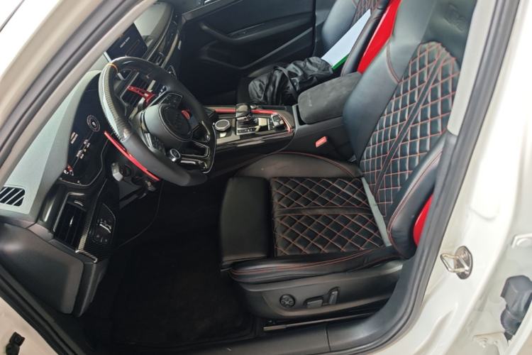 Used Audi A4L 2019 40 TFSI Fashion Edition China VI Emission Standard Left Front Seat