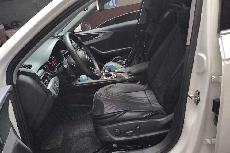 Used Audi A4L 2019 40 TFSI Ambition China VI Left Front Seat