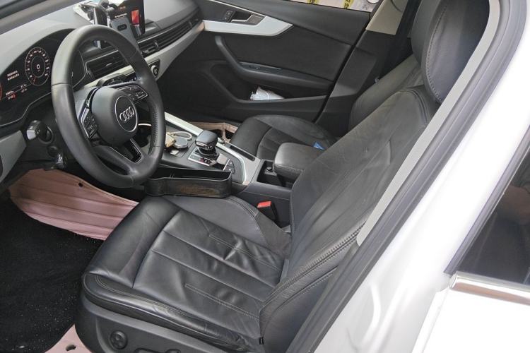 Used Audi A4L 2019 40 TFSI Fashion Edition China VI Emission Standard Left Front Seat