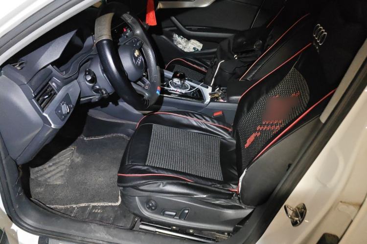 Used Audi A4L 2019 40 TFSI Fashion Edition China VI Emission Standard Left Front Seat