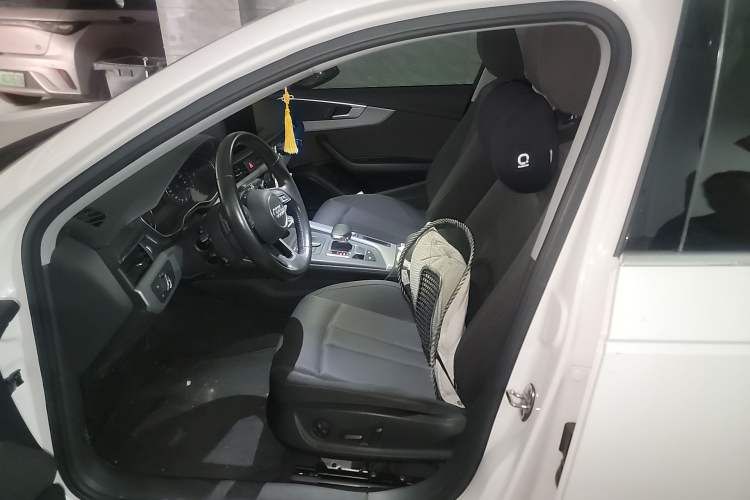 Used Audi A4L 2019 40 TFSI Ambition Version China V Left Front Seat