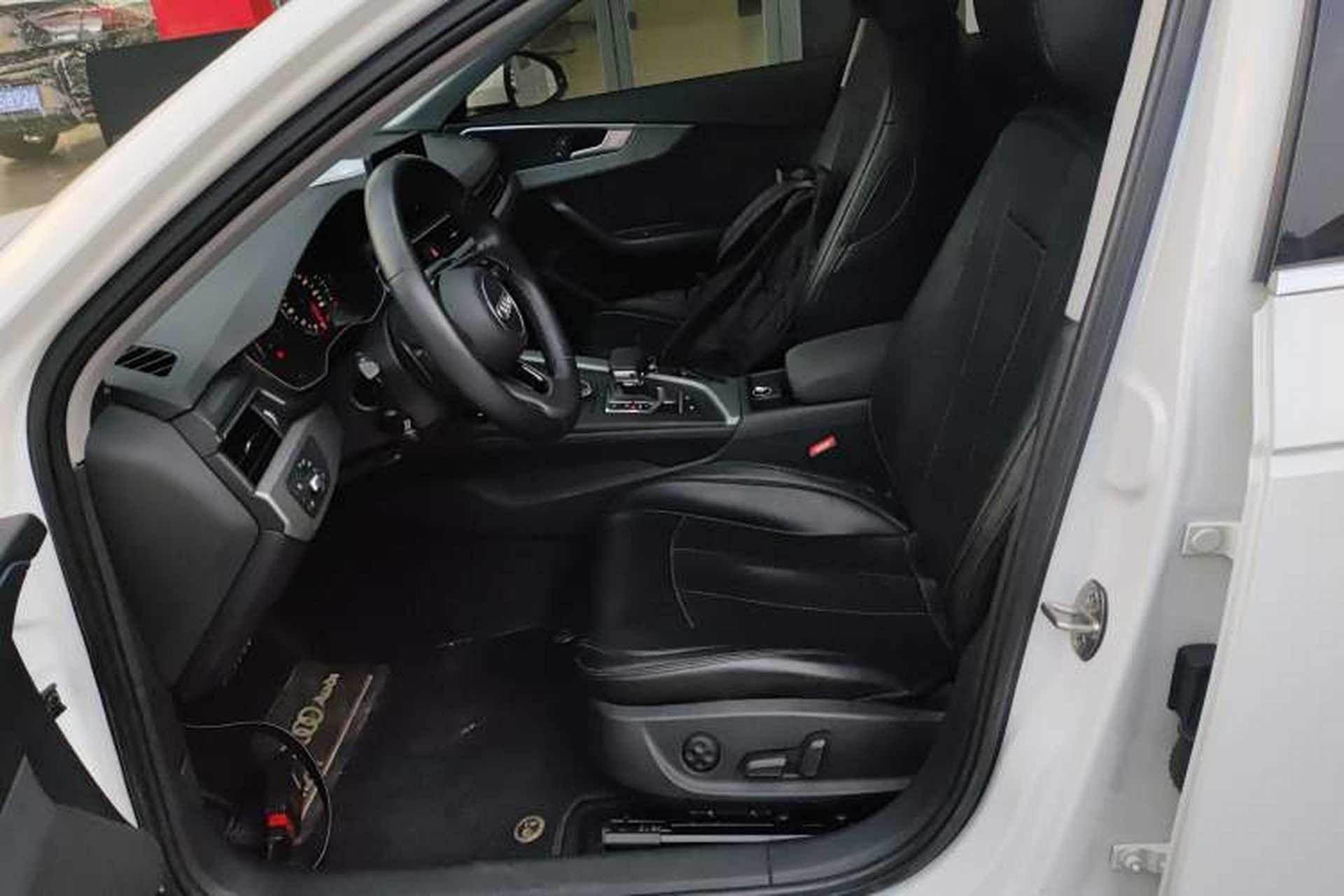 Used Audi A4L 2019 35 TFSI Ambition China VI Left Front Seat