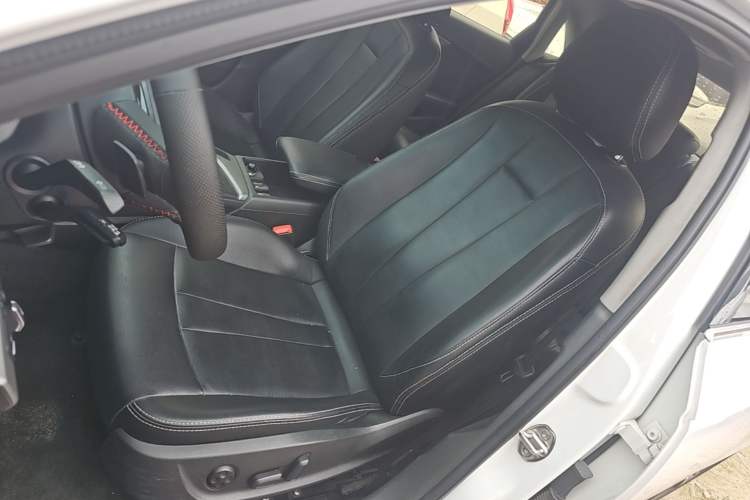 Used Audi A4L 2019 40 TFSI Ambition Version China V Left Front Seat