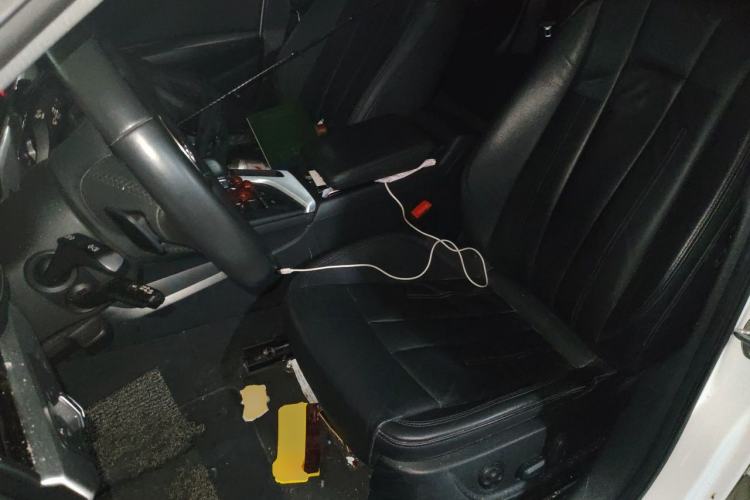 Used Audi A4L 2019 40 TFSI Fashion Edition China VI Emission Standard Left Front Seat