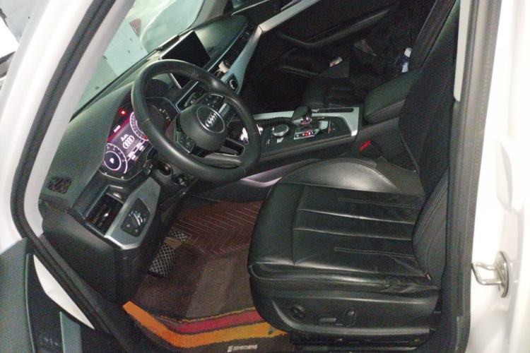 Used Audi A4L 2019 40 TFSI Fashion Edition China VI Emission Standard Left Front Seat